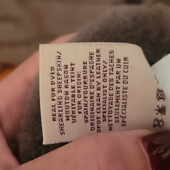 UGG Perforated shearling glove. Grey Sz: large Cold Weather Snow Boarding - Picture 7 of 13